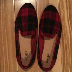 Great for the Holidays! Red and Black Plaid Shoes Size 8